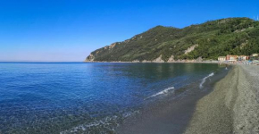 097 - Casa Stella a Riva Trigoso, 300 metri da mare e spiaggia, POSTO AUTO PRIVATO GRATIS